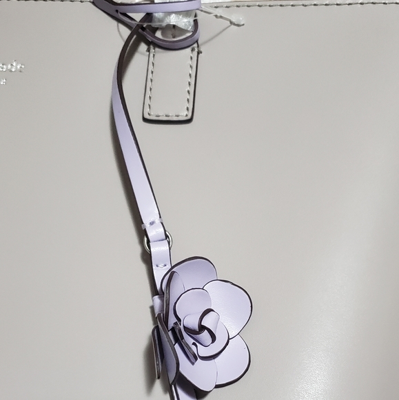 Kate Spade Lilac flower dangle - Picture 2 of 2
